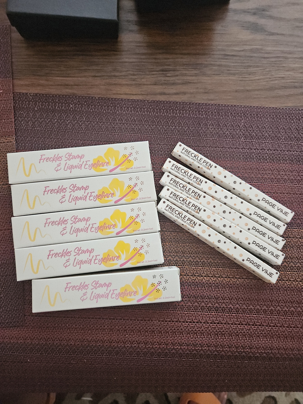 Freckle Pen & Liquid Eyeliner Set in White and Yellow